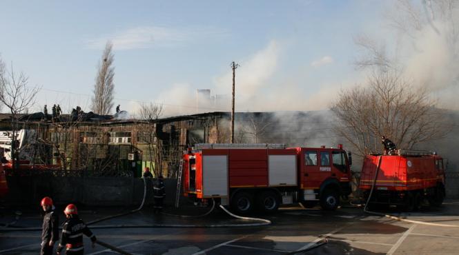 isu incendiu la un restaurant in apropierea pasajului basarab