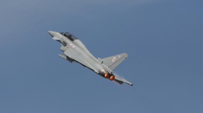 avioanele britanice typhoon de la constanta incep misiunile de politie aeriana