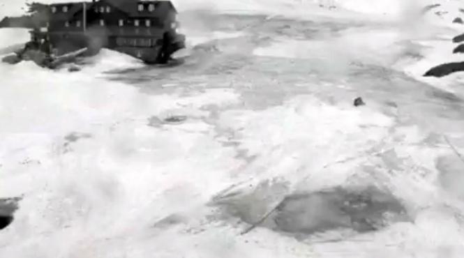 stratul de zapada masoara 68 de cm la balea lac si 34 de cm la varfu omu