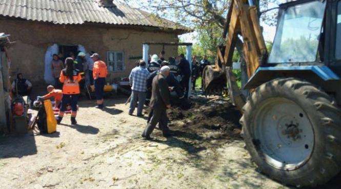 copilul salvat din put va fi externat