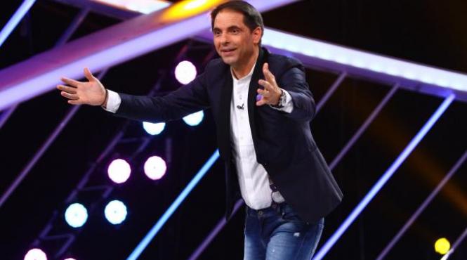 dan negru mi au spart parbrizul masinii cu o caramida doar pentru ca aveam nr de tm