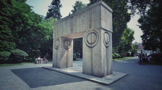 primaria targu jiu a interzis vizitatorilor sa atinga operele lui constantin brancusi