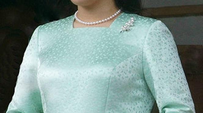 printesa japoniei renunta la titlu pentru a se marita cu un muncitor