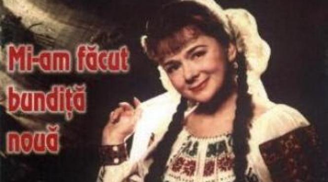 angela moldovan desi trecuse de 80 de ani ramasese copilul rasfatat al scenei asculta aici cele mai indragite melodii