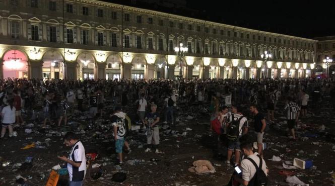 video 400 de raniti dupa un moment de panica intre suporterii juventus torino