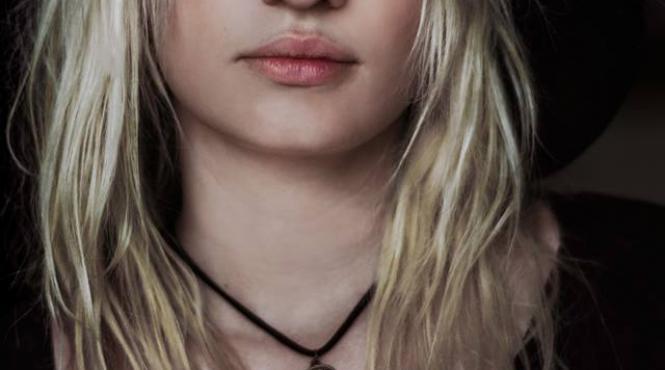 anisia gafton la un pas sa fie luata la bataie se pregatea sa mi dea un pumn si am tipat cat am putut