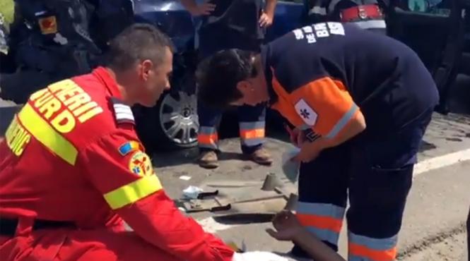 video 4 masini implicate intr un accident cu 2 victime la stupini judetul brasov