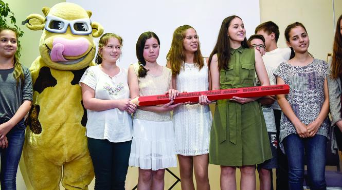 carte de record mondial aventura fratilor adrenalina lansata la bucuresti