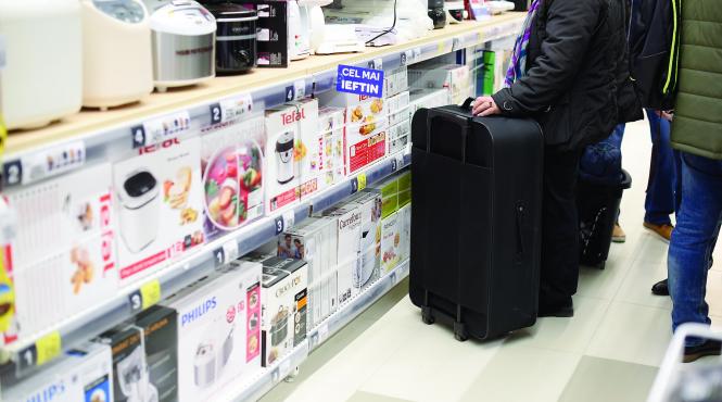 alerta romanii nu mai pot lua credite doar cu buletinul