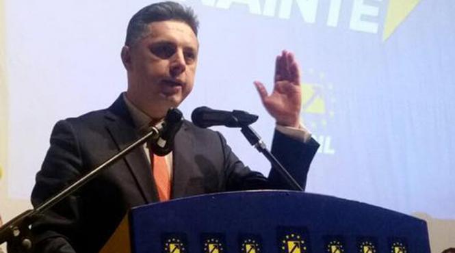 liderul pnl neamt deputatul mugur cozmanciuc a anuntat ca cere demisia lui dragnea si grindeanu