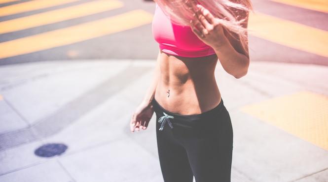 3 exercitii simple pe care sa le faci seara ca sa arzi calorii toata noaptea