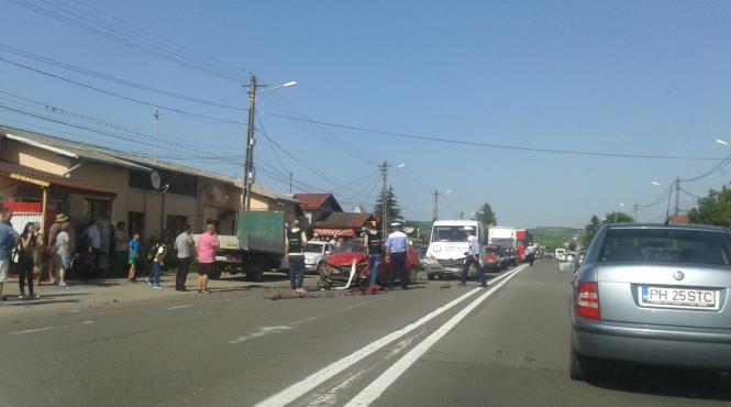 prahova trei raniti intr un accident pe dn 1b la bucov