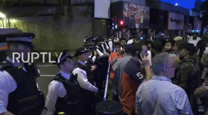 marea britanie mai multi raniti si o arestare dupa ce un vehicul a lovit pietoni in nord estul londrei