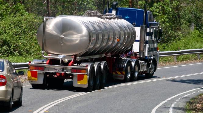 circulatia oprita pe un sens pe a3 scurgeri de combustibil de la cisterna rasturnata