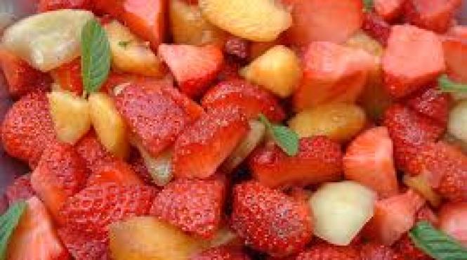 reteta zilei salata de capsuni cu portocale si menta