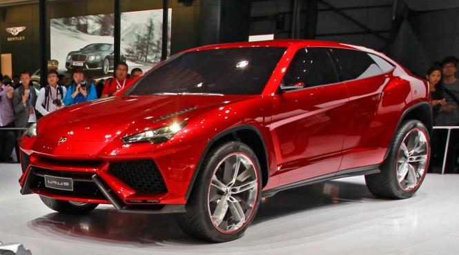 italienii lucreaza la urus cand apare suv ul lamborghini