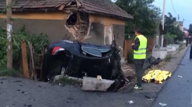 o femeie a murit iar un barbat a fost ranit intr un accident in localitatea cujmir