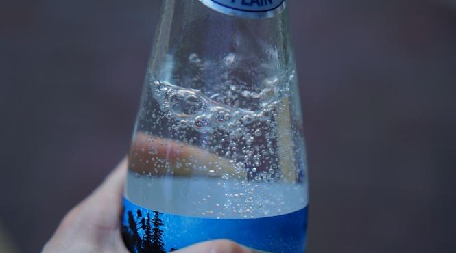 renunta la apa minerala riscurile pe care le prezinta