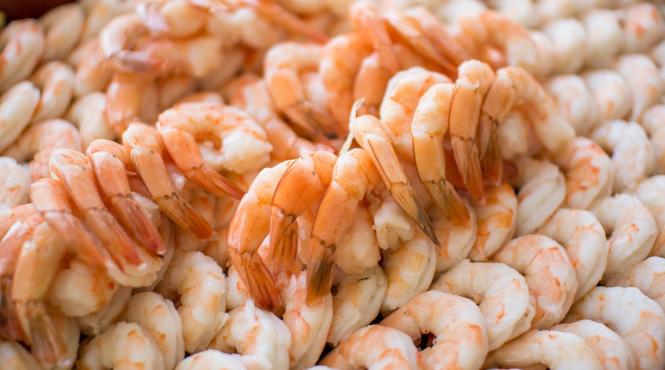 reteta zilei creveti cu legume si cascaval