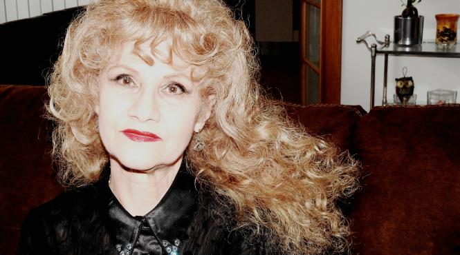 de ziua ta ioana diaconescu poeta scriitoare si traducatoare implineste 70 de ani