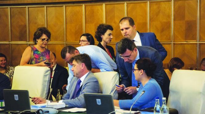 angajari pe pile la ministerul pentru relatia cu parlamentul