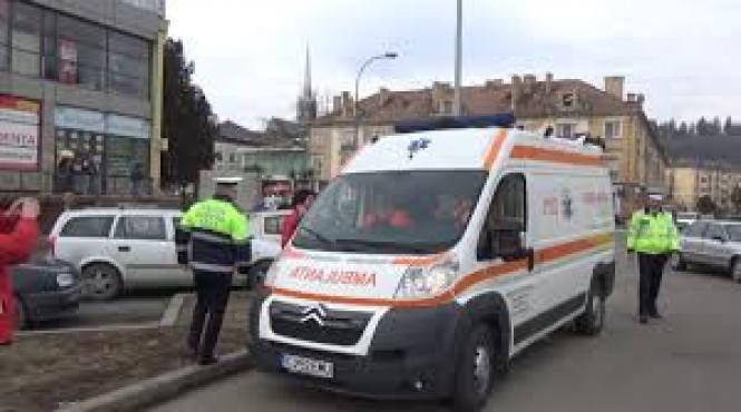 mangalia sofer pe ambulata beat in trafic