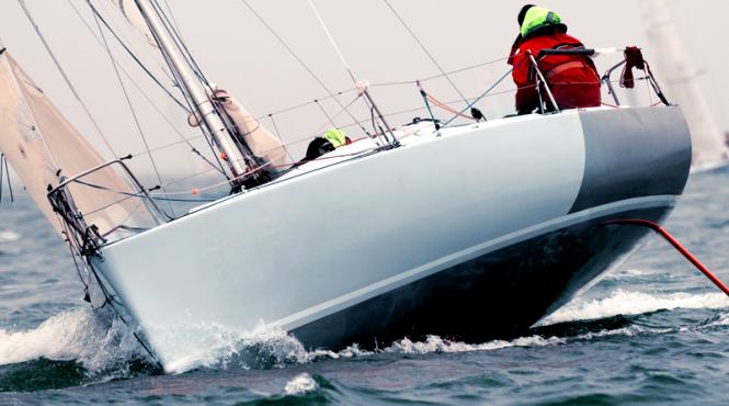 doi romani sunt cautati pe canalul manecii dupa ce ambacartiunea in care se aflau s a scufundat