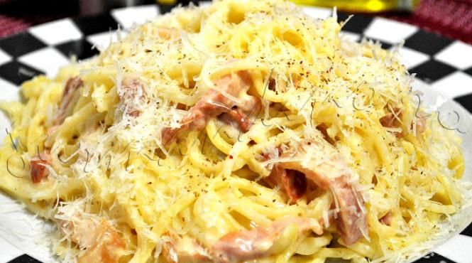 reteta zilei paste cu pui si parmesan ras