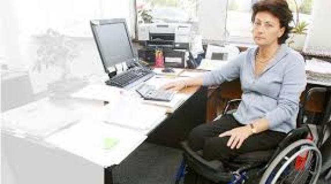 lovitura pentru persoanele cu handicap 2 000 de persoane cu deficiente risca sa isi piarda locul de munca