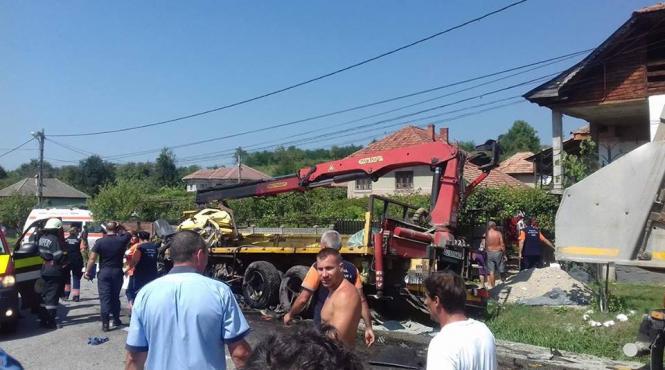 accident mortal la bumbesti pitic cei doi soferi au decedat pe loc