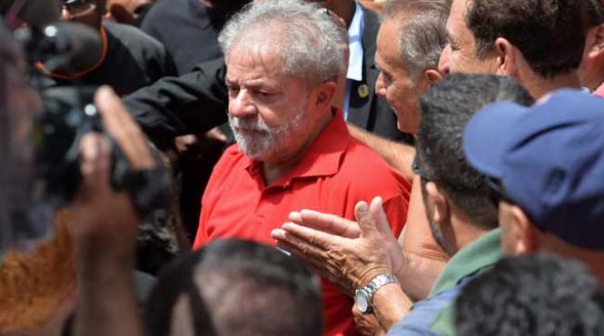 o mostenitoare foarte bogata ii face o donatie fostului presedinte brazilian lula da silva de 132 000 de euro