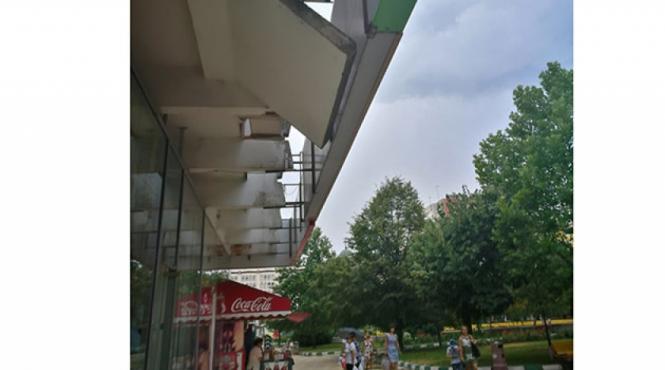 o femeie insarcinata e in stare grava dupa ce i a cazut o bucata de zid in cap in centrul pitestiului