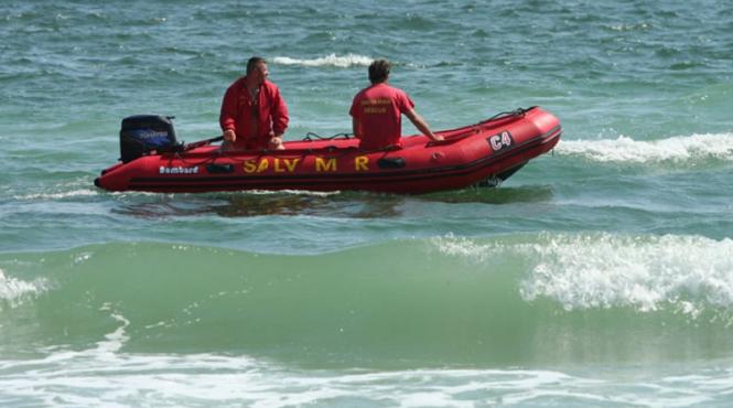 val de tragedii pe litoralul romanesc sase turisti s au inecat astazi salvamarii au interzis scaldatul in mare