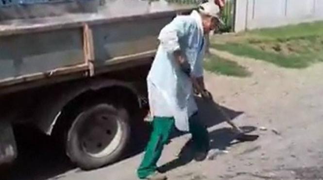 scene infricosatoare pe o sosea din romania organe si intestine raspandite pe asfalt si pe masinile soferilor