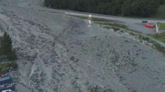 elvetia opt persoane disparute in urma unei alunecari de teren politia