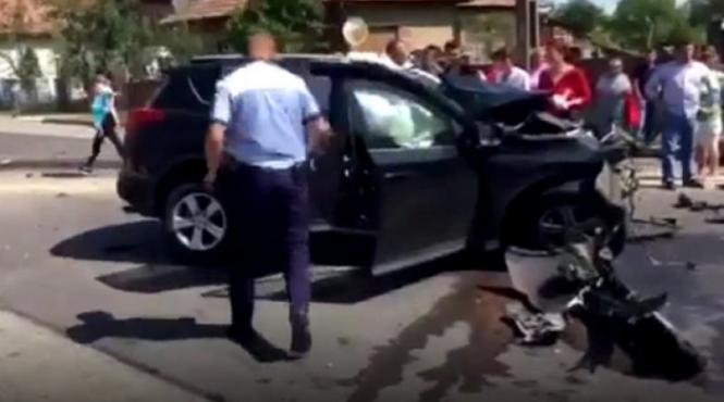 accident teribil o soferita a facut o depasire ca n filme apoi a intrat in plin intr un tir