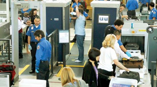 alerta pe un aeroport din franta ce au gasit autoritatile in bagajul unui barbat care se intorcea din africa