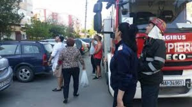 un barbat a stat in semn de protest sapte ore pe acoperisul tribunalului brasov