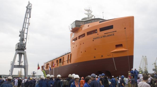 galati salariatii de la santierul naval au declansat un protest spontan nemultumiti de nivelul salarial