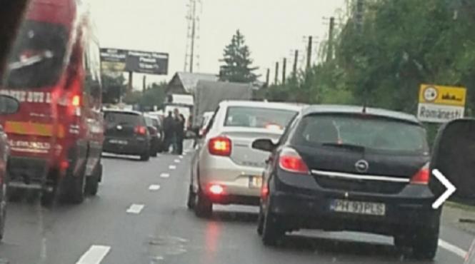grav accident pe dn1 o victima a ramas incarcerata dupa ce masina s a lovit de parapet traficul inspre bucuresti a fost restrictionat