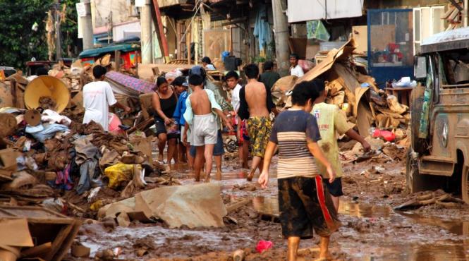 milioane de hectare de culturi au fost distruse si mii se persoane au murit in urma inundatiilor din sudul asiei