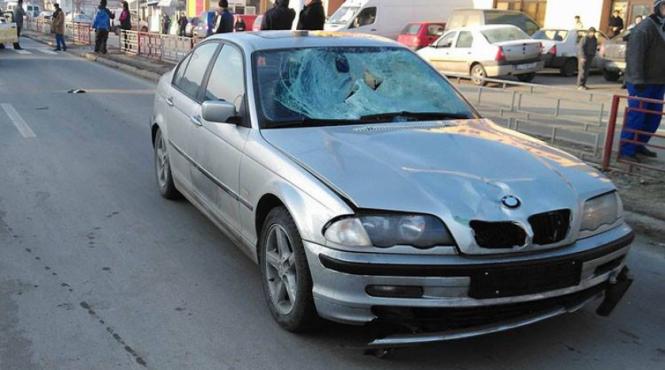 o tanara a lesinat si a ajuns la spital dupa ce a auzit sentinta primita de soferul care i a ucis parintii