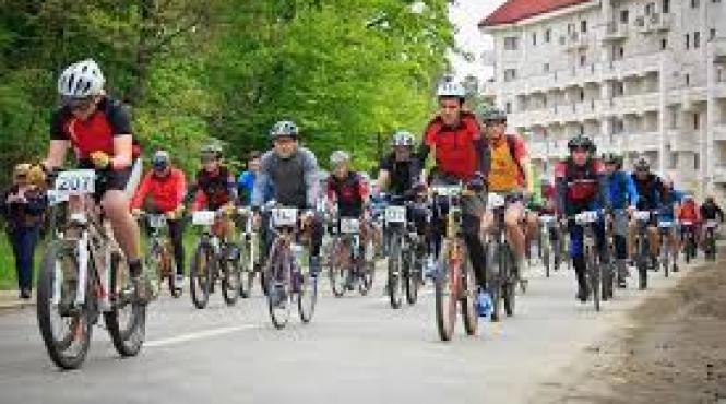 la buzau 12 biciclisti vor parcurge 1000 de kilometrii pentru promovarea serviciilor de ingrijirire la domiciliu