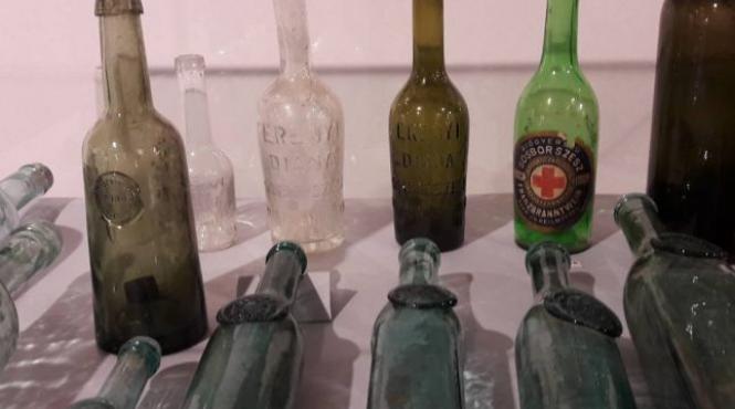 expozitie de recipiente militare gasite din primului razboi mondial la muzeul judetean de istorie si arta din zalau