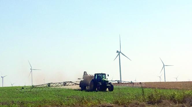 minerii de la lopata la elicele morilor de vant