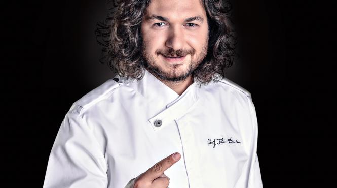 chef florin dumitrescu transforma celebra sa placinta de berbecut intr un burger gourmet