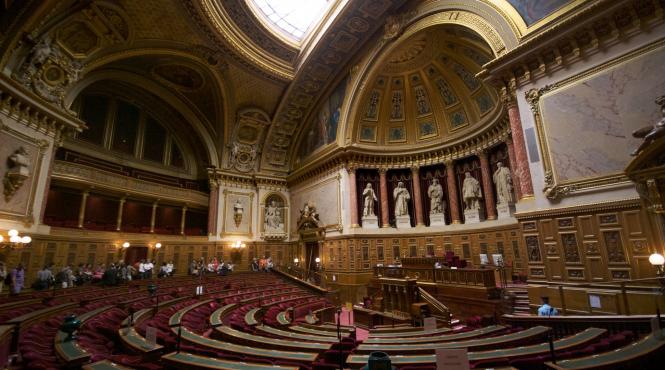 franta birourile de vot pentru alegeri in senat s au deschis