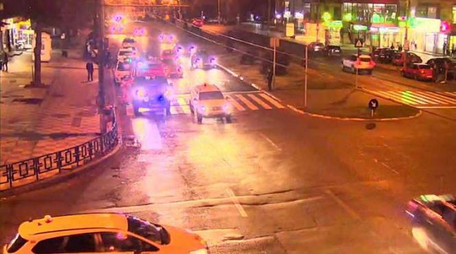 scandal de proportii intre taximetristii din galati langa sectia de politie