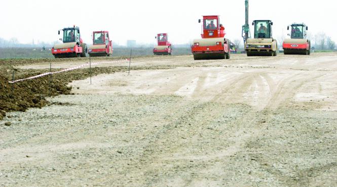 gaura din buget devine si mai neagra 6 5 miliarde lei in opt luni