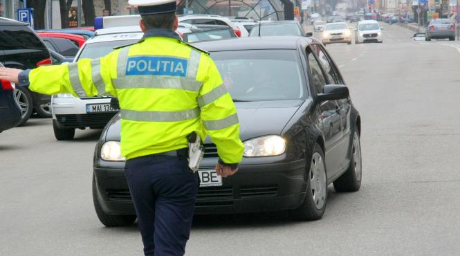 un vitezoman beat si fara permis a fost prins de politistii pitesteni